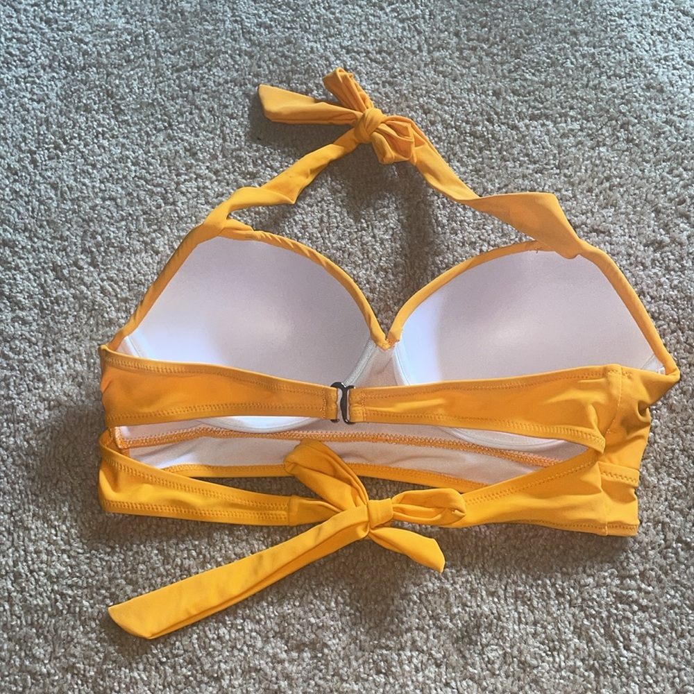 Yellow Halter Bikini Top size medium tie top and duel tie back swim wear bikini - Picture 3 of 4